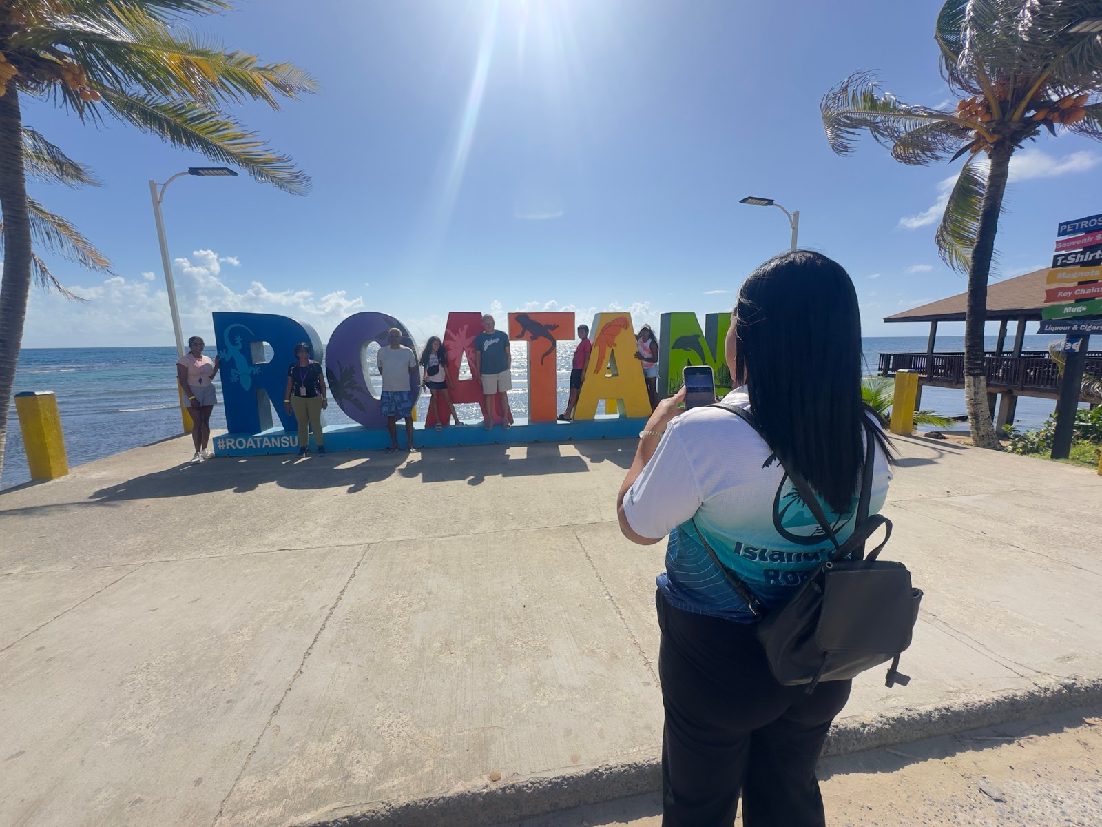 Santuario de aves y perezosos en Roatán